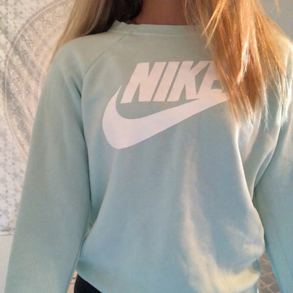 nike crewneck